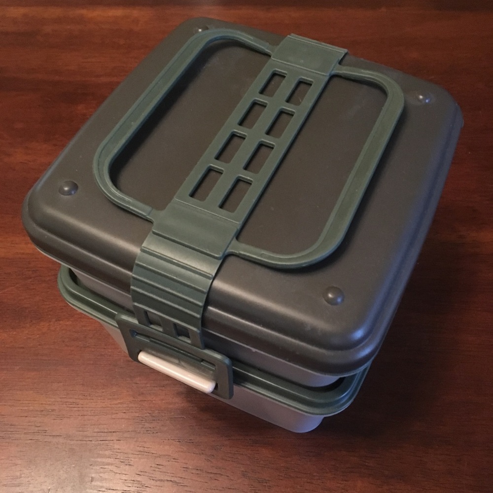 Cameo color plastic bento box